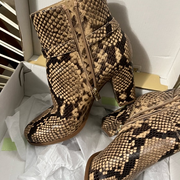 Michael kors snakeskin ankle boots - Picture 3 of 5